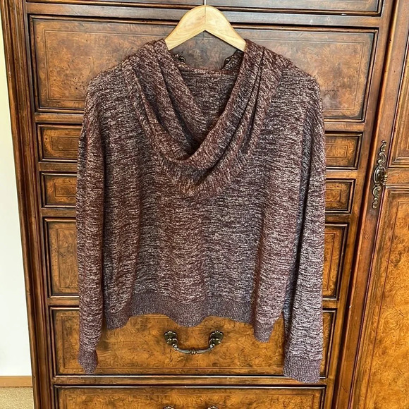 Gap woman’s maroon and grey long sleeve hooded sweatshirt - Picture 5 of 8